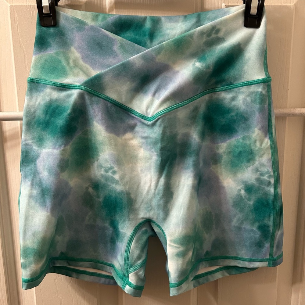 BuffBunny Siren Shorts 4” Green Swirl Print Size Medium